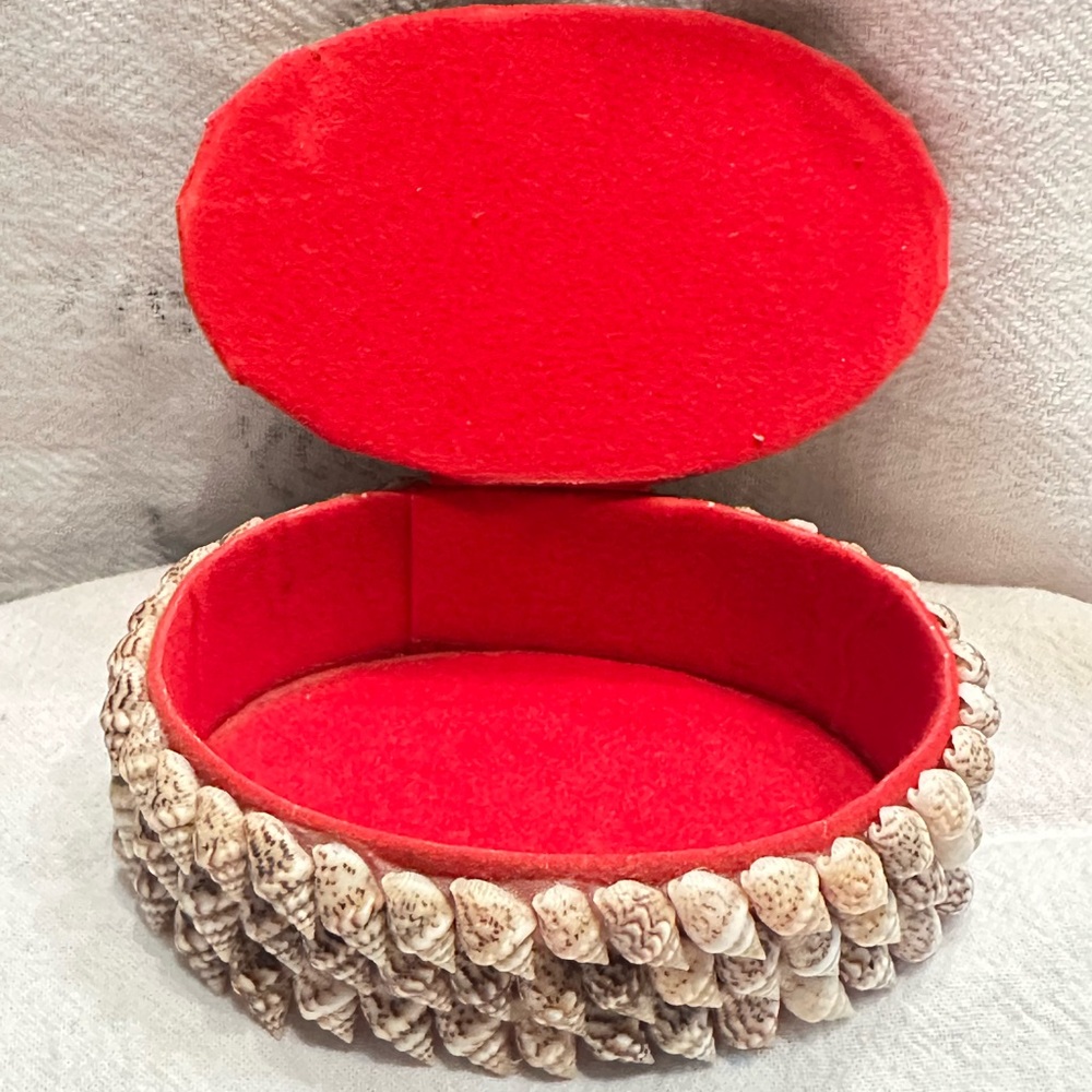 Shell Decorated Trinket Box - Picture 6 of 7